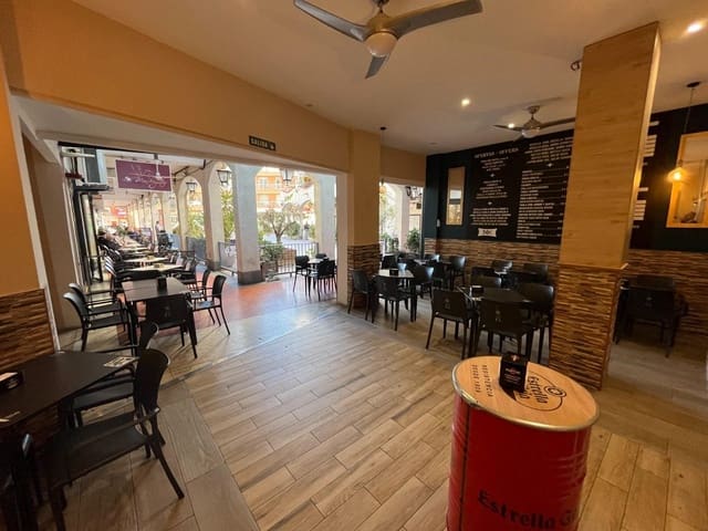 Business for sale in Levante, Benidorm - € 900,000 (Ref: 8053373)