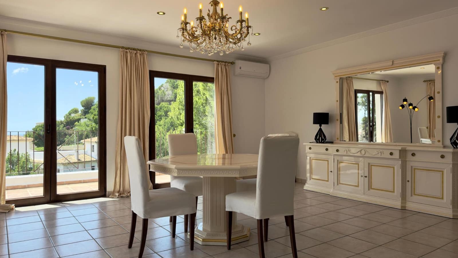 5 quarto Moradia para venda em Altea com piscina - 1 650 000 € (Ref: 8098099)