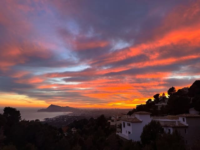 5 quarto Moradia para venda em Altea com piscina - 1 650 000 € (Ref: 8098099)