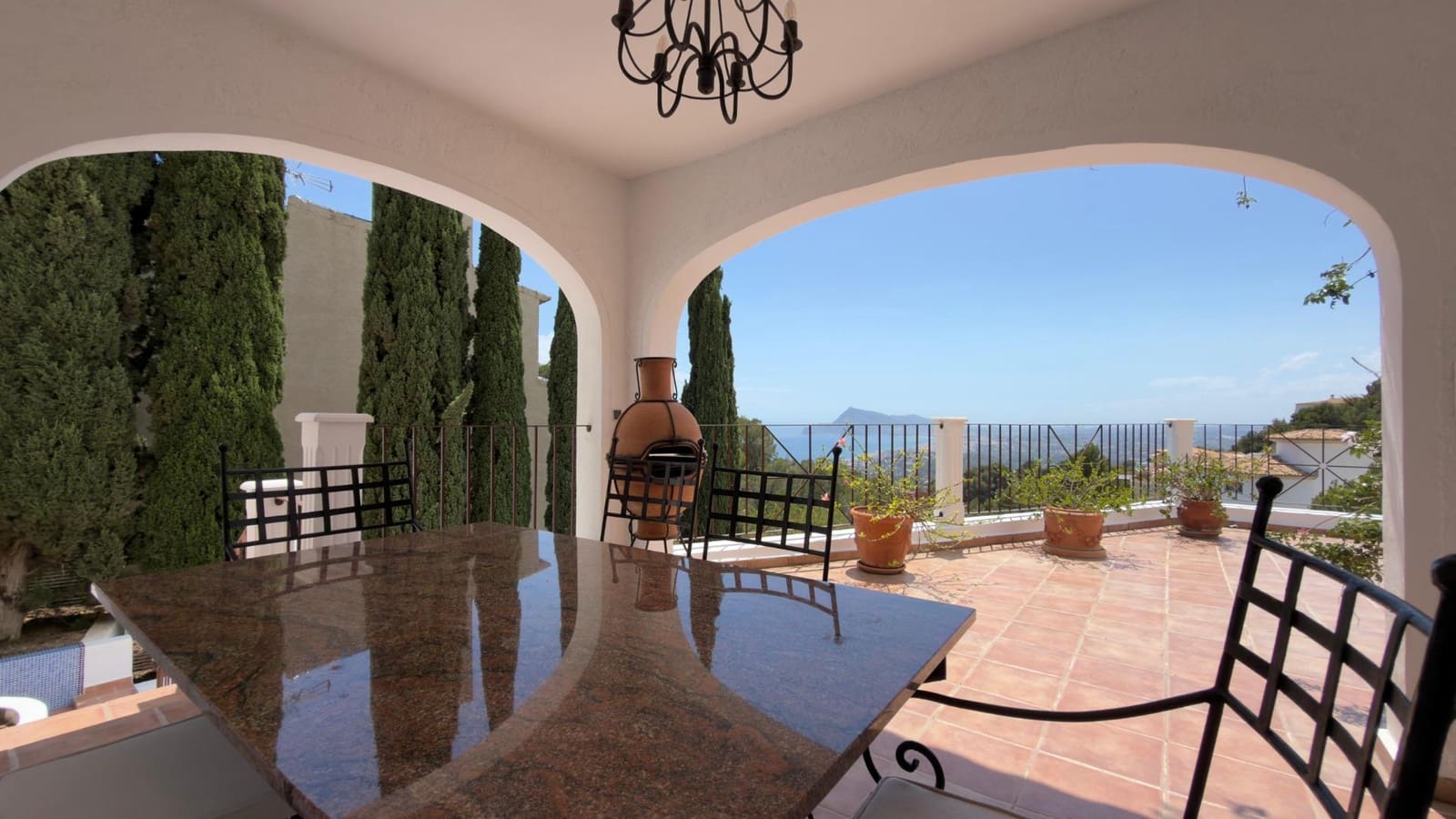 5 quarto Moradia para venda em Altea com piscina - 1 650 000 € (Ref: 8098099)