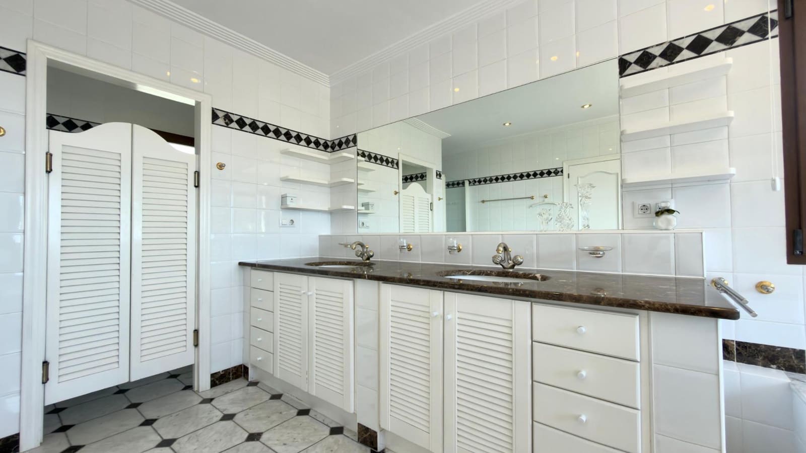 5 quarto Moradia para venda em Altea com piscina - 1 650 000 € (Ref: 8098099)
