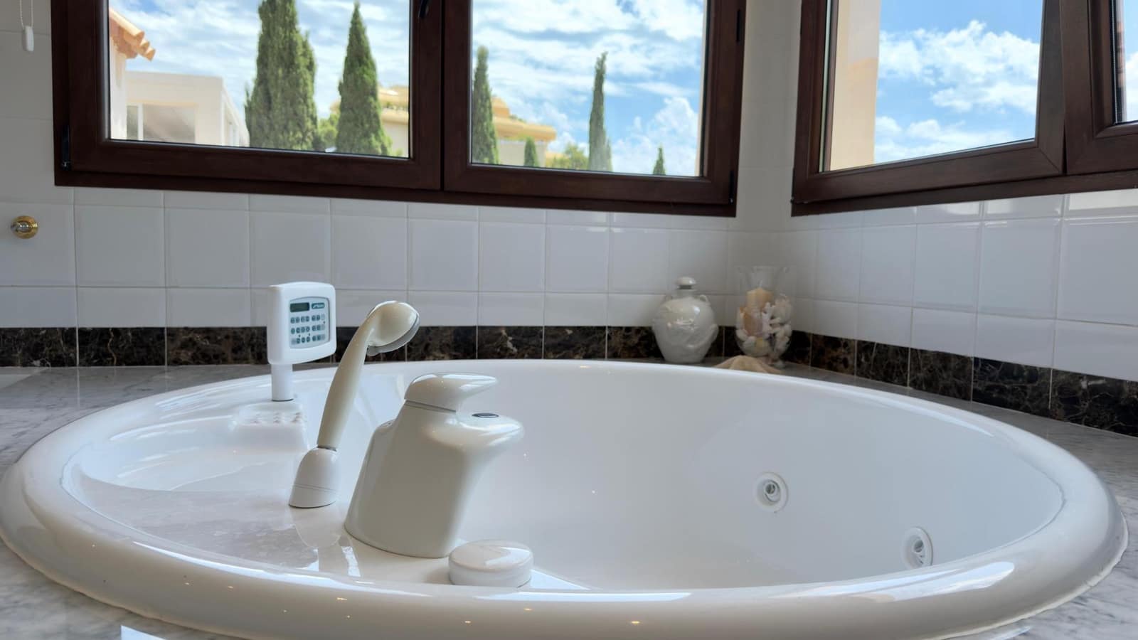 5 quarto Moradia para venda em Altea com piscina - 1 650 000 € (Ref: 8098099)