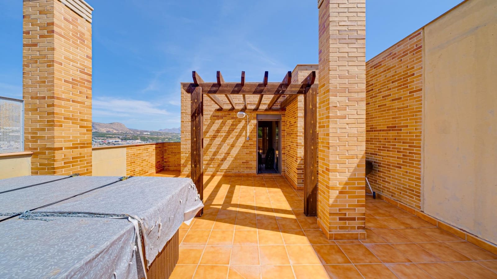 1 makuuhuone Kattohuoneisto vuokrattavana paikassa La Villajoyosa / Vila Joiosa mukana uima-altaan 
autotalli - 950 € (Ref: 8202167)