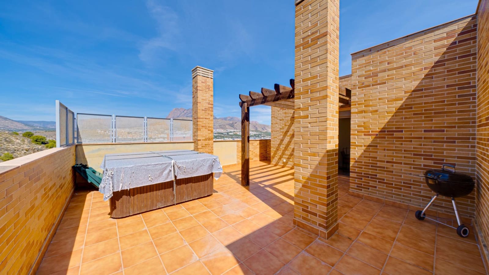 1 makuuhuone Kattohuoneisto vuokrattavana paikassa La Villajoyosa / Vila Joiosa mukana uima-altaan 
autotalli - 950 € (Ref: 8202167)