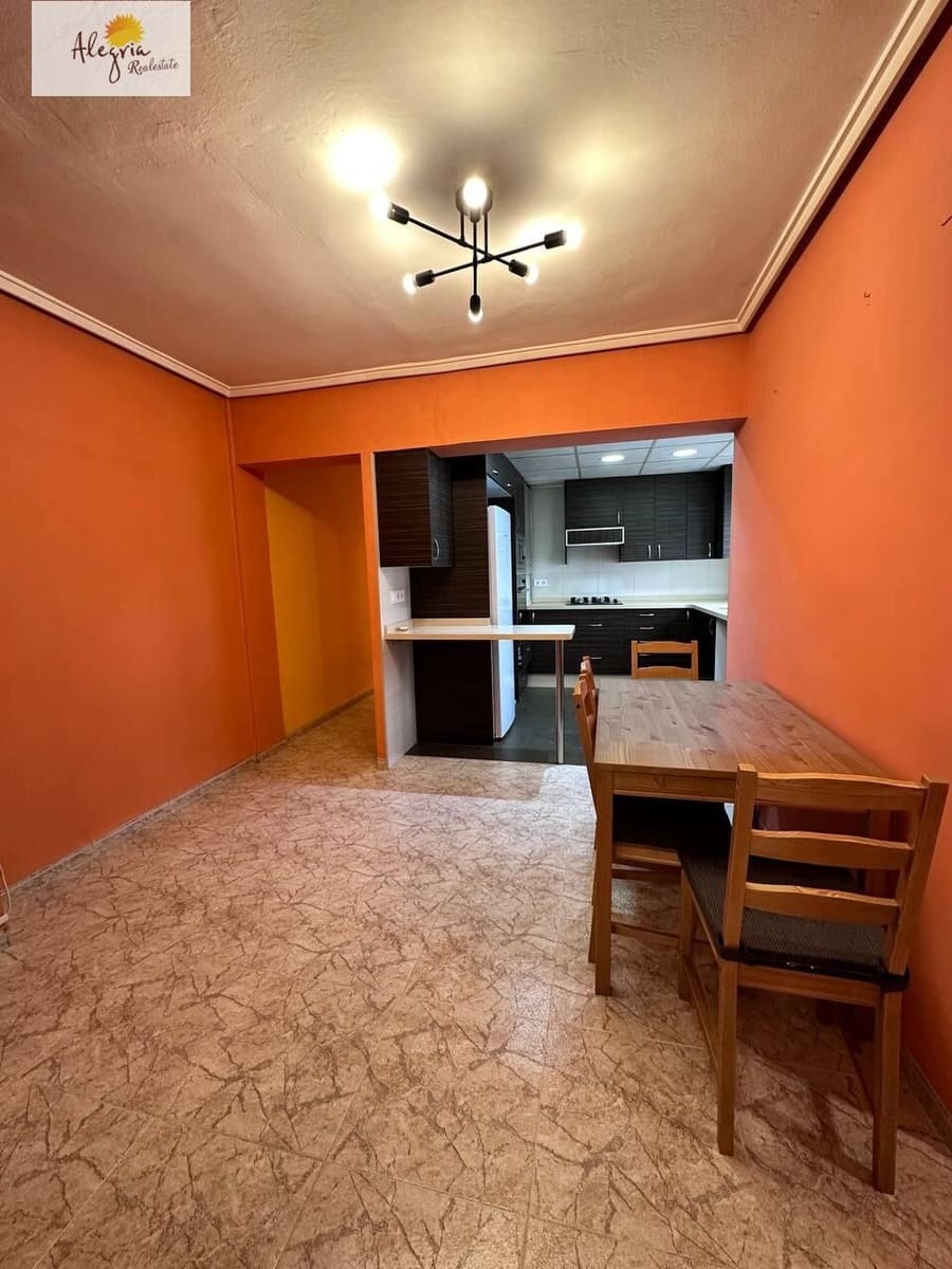 3 bedroom Apartment for rent in Torrent - € 900 (Ref: 8263281)