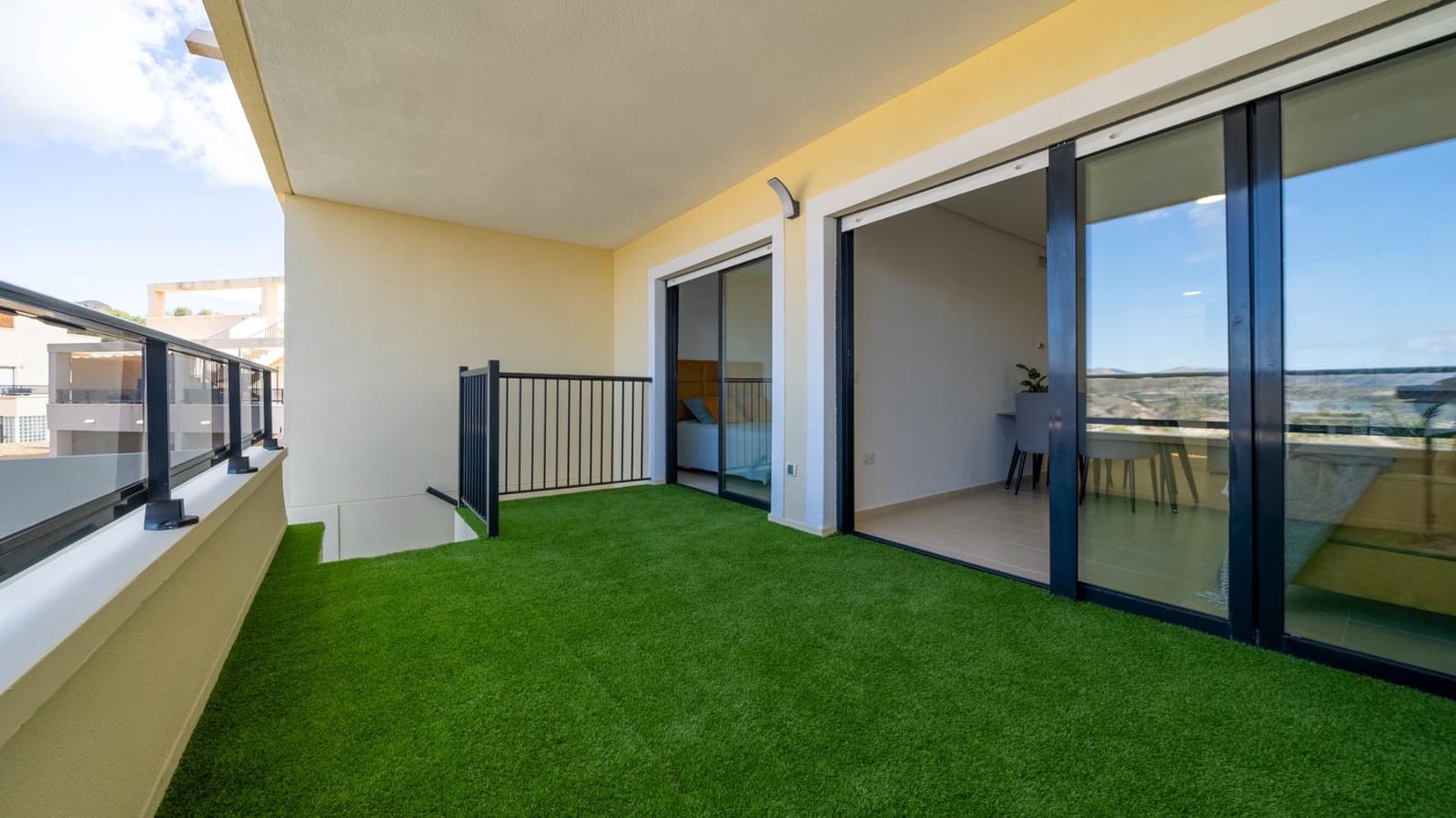4 sypialnia Apartament na sprzedaż w Montiboli z basenem garażem - 380 000 € (Ref: 8263283)