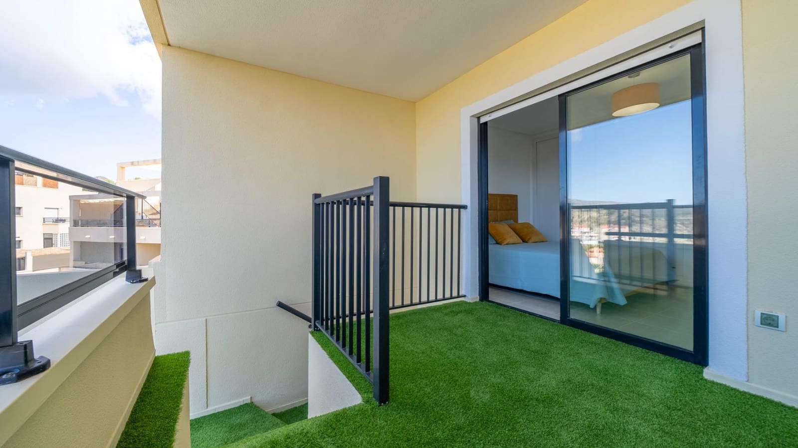 4 sypialnia Apartament na sprzedaż w Montiboli z basenem garażem - 380 000 € (Ref: 8263283)