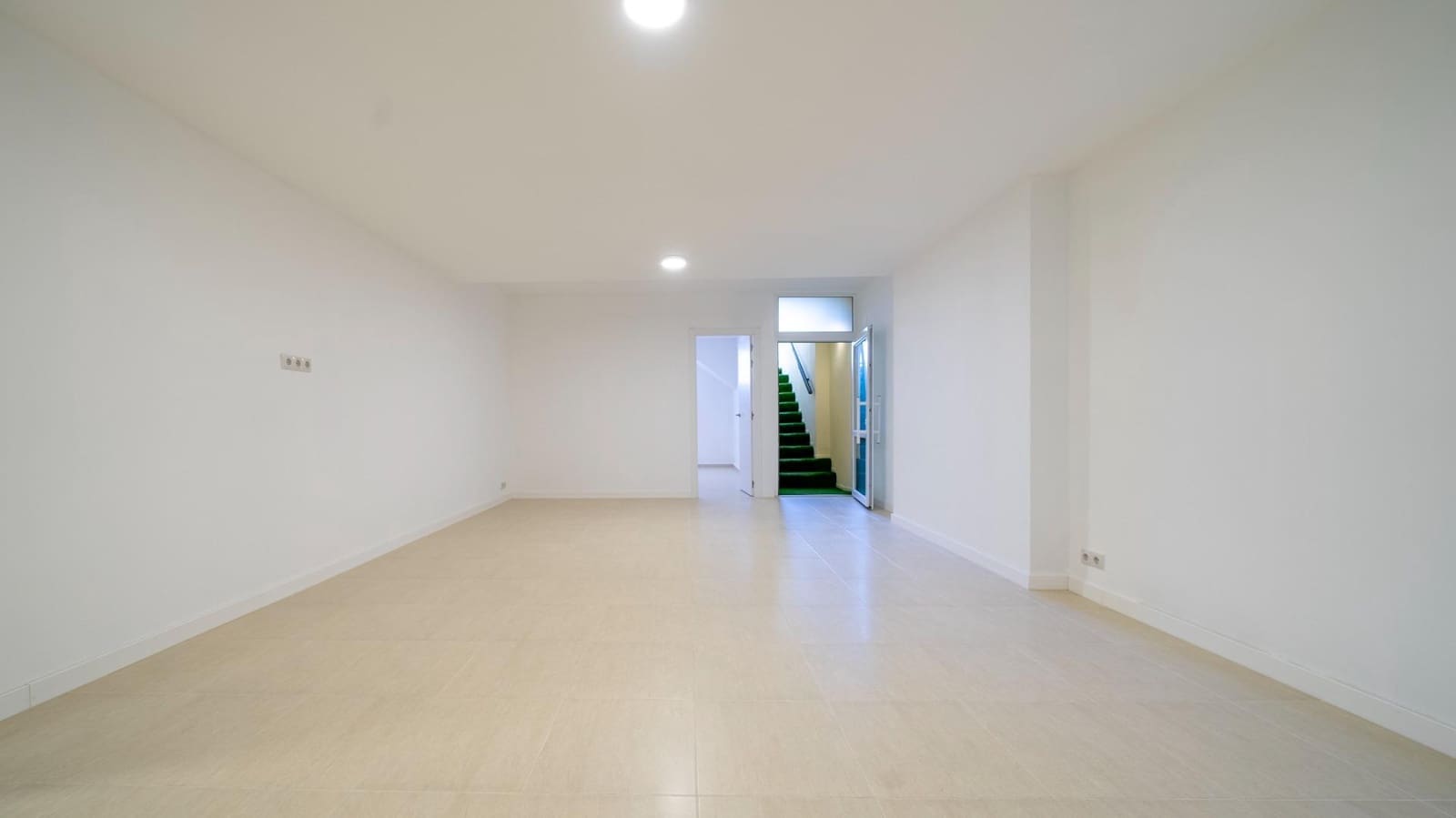 4 sypialnia Apartament na sprzedaż w Montiboli z basenem garażem - 380 000 € (Ref: 8263283)