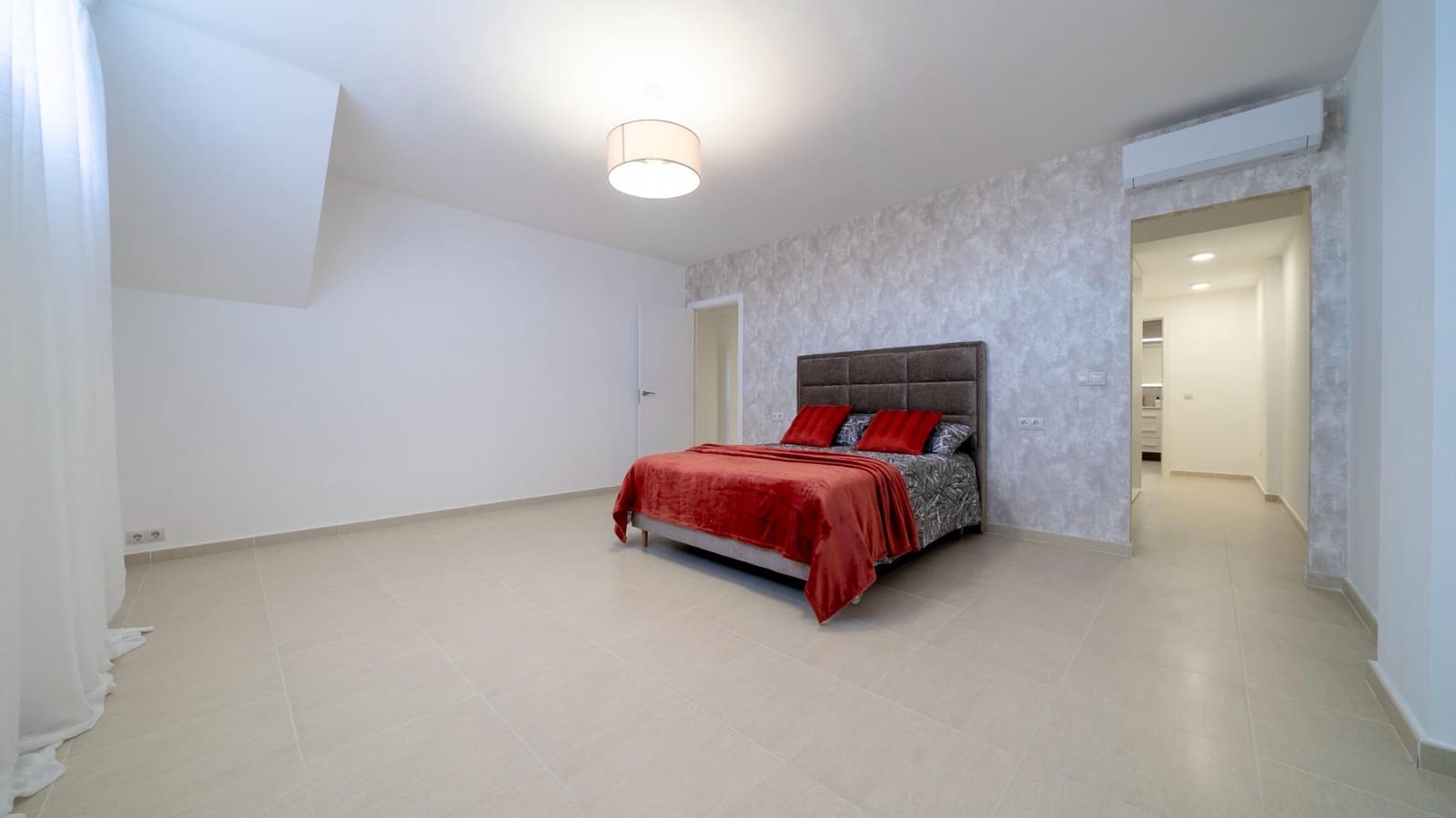 4 sypialnia Apartament na sprzedaż w Montiboli z basenem garażem - 380 000 € (Ref: 8263283)