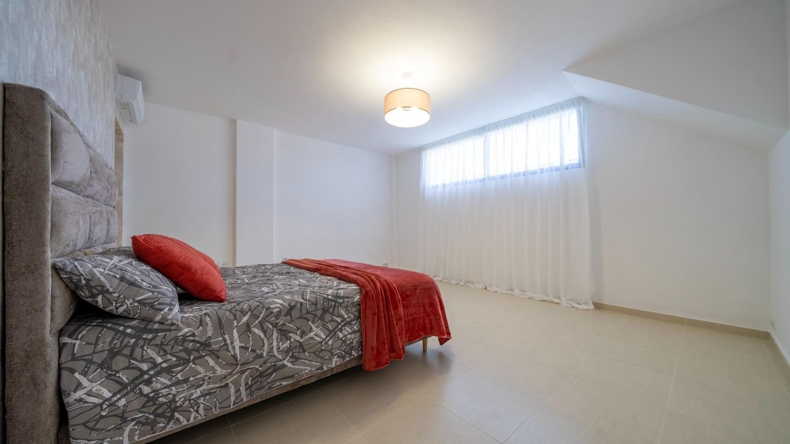 4 sypialnia Apartament na sprzedaż w Montiboli z basenem garażem - 380 000 € (Ref: 8263283)