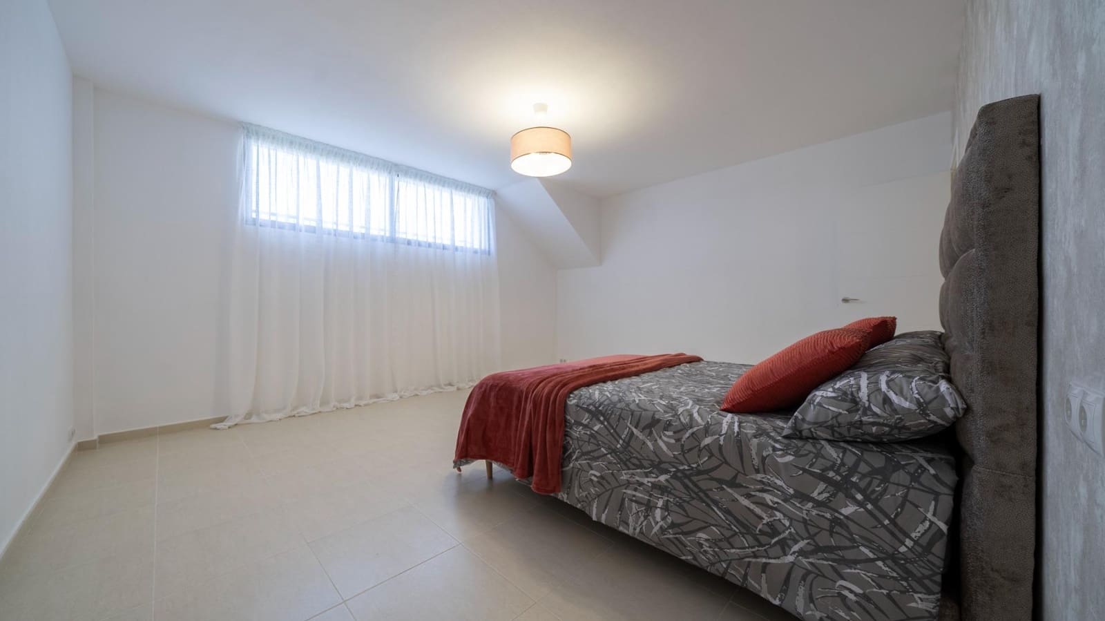 4 sypialnia Apartament na sprzedaż w Montiboli z basenem garażem - 380 000 € (Ref: 8263283)