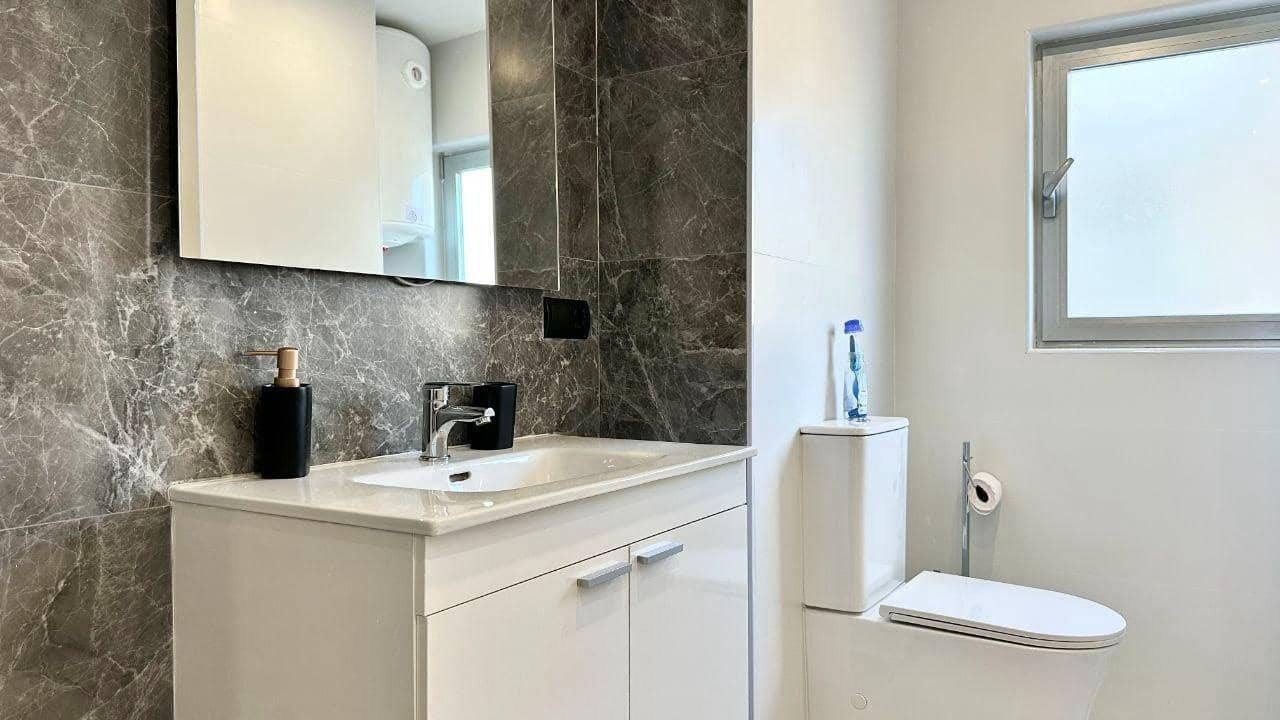 1 soveværelse Studio til leje i Benidorm med swimmingpool - € 1.000 (Ref: 8295693)