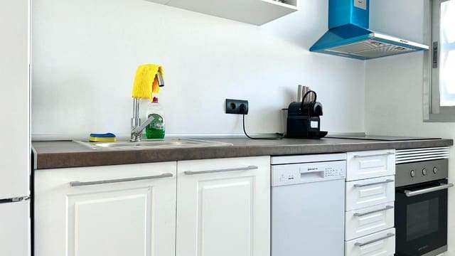 1 bedroom Studio for rent in Levante, Benidorm with pool - € 1,000 (Ref: 8295693)