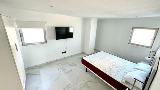 2 soveværelse Lejlighed til leje i Levante, Benidorm med swimmingpool - € 1.300 (Ref: 8295694)