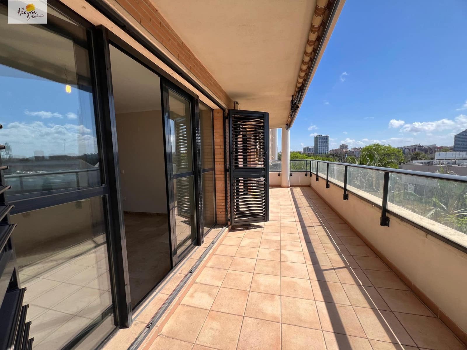 4 soveværelse Lejlighed til salg i Valencia by med swimmingpool - € 650.000 (Ref: 8311037)