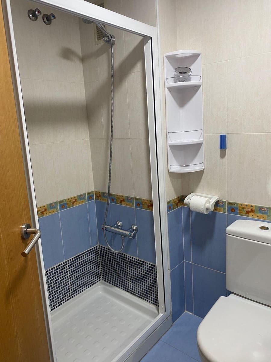 2 soverom Leilighet til leie i Alicante by - € 1 100 (Ref: 8338020)