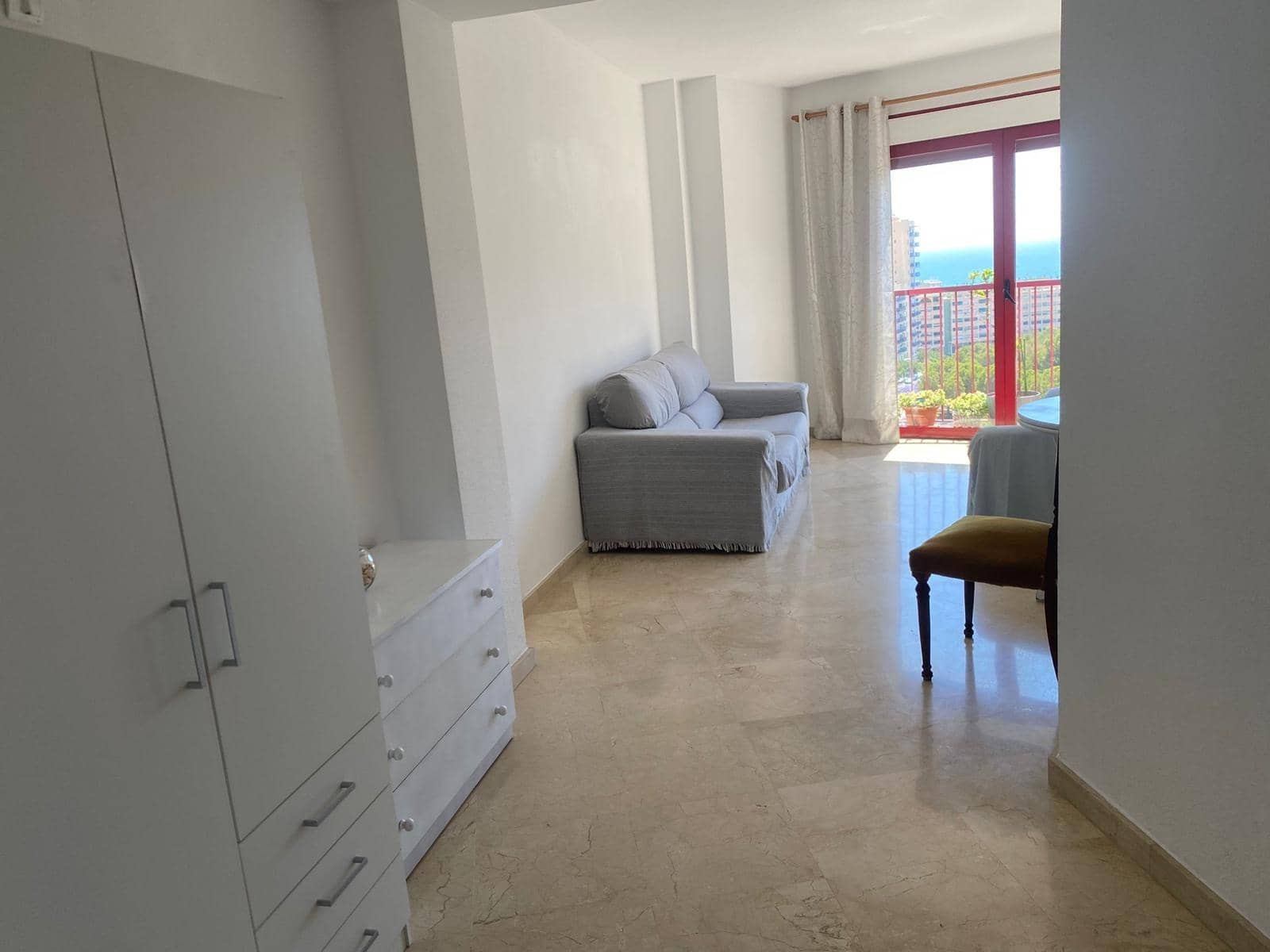 2 soverom Leilighet til leie i Alicante by - € 1 100 (Ref: 8338020)