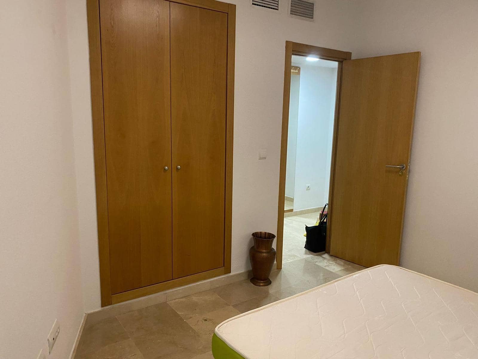 2 soverom Leilighet til leie i Alicante by - € 1 100 (Ref: 8338020)