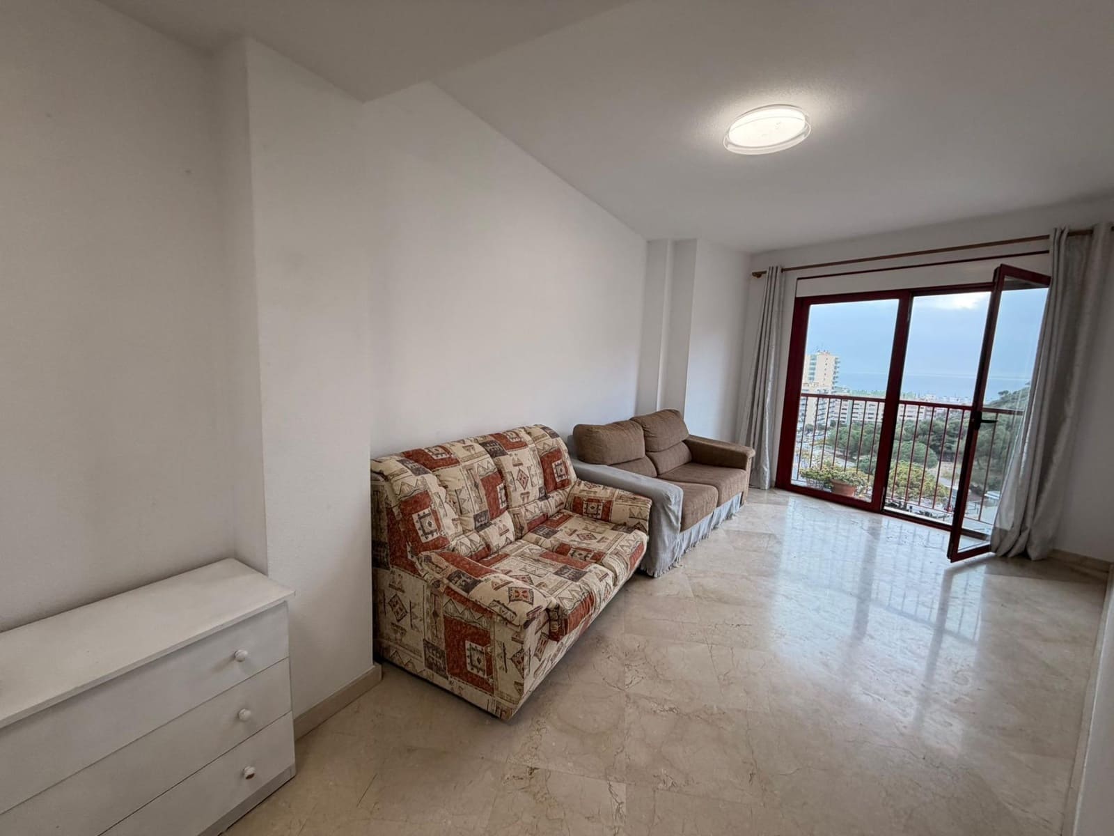 2 soverom Leilighet til leie i Alicante by - € 1 100 (Ref: 8338020)