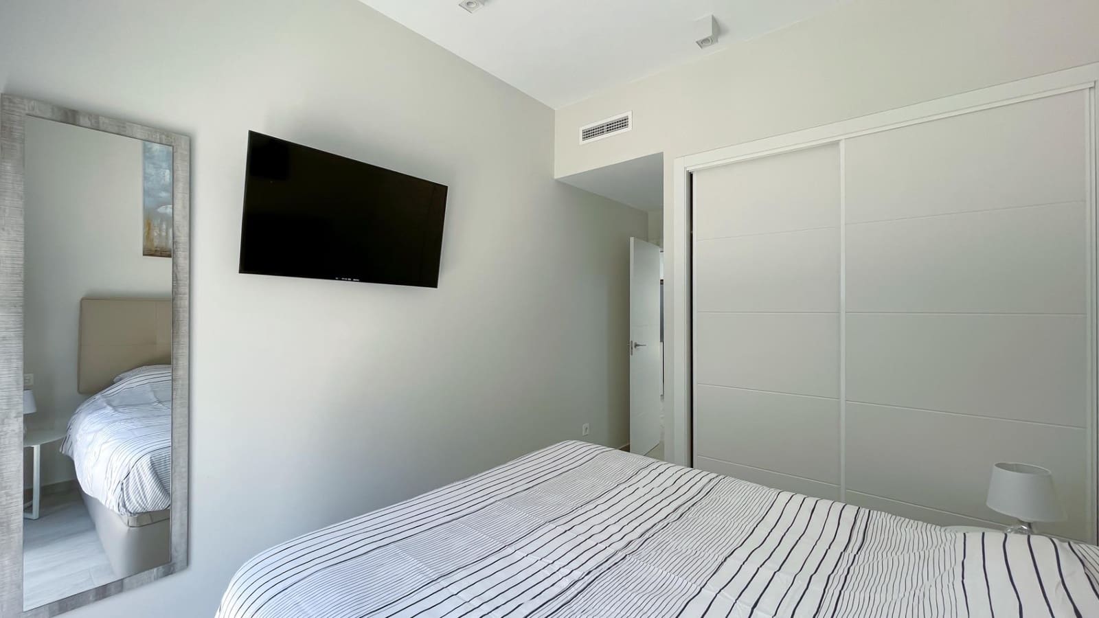 3 soveværelse Villa til leje i Finestrat med swimmingpool garage - € 3.200 (Ref: 8352220)