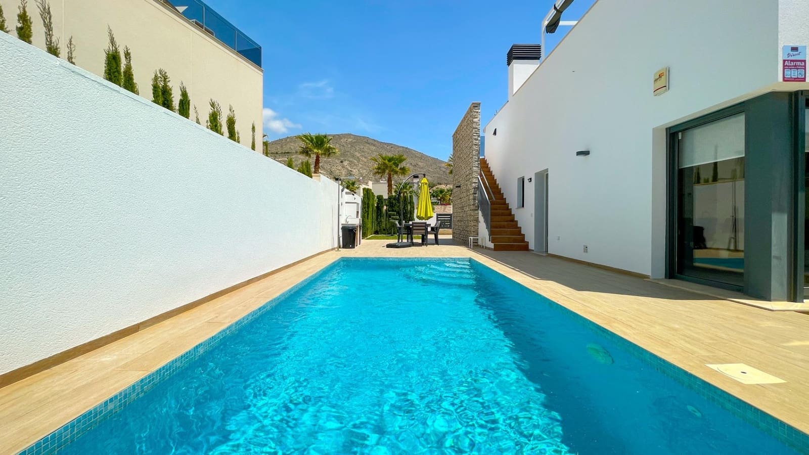 3 soveværelse Villa til leje i Finestrat med swimmingpool garage - € 3.200 (Ref: 8352220)