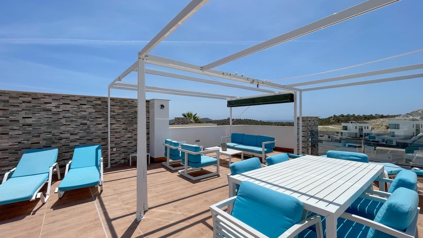 3 soveværelse Villa til leje i Finestrat med swimmingpool garage - € 3.200 (Ref: 8352220)