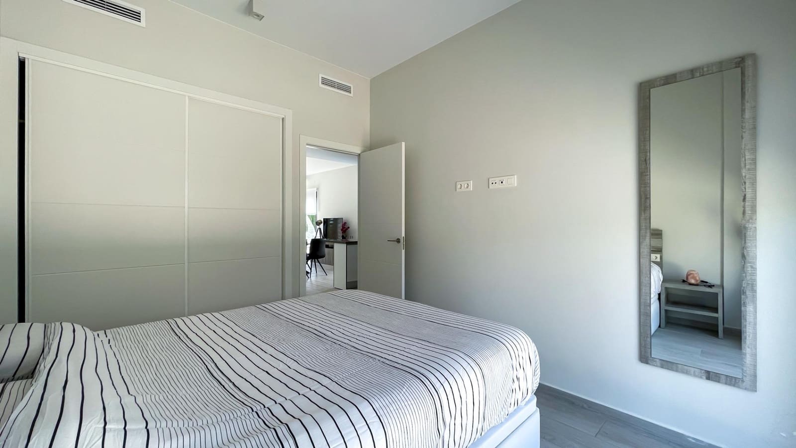 3 soveværelse Villa til leje i Finestrat med swimmingpool garage - € 3.200 (Ref: 8352220)