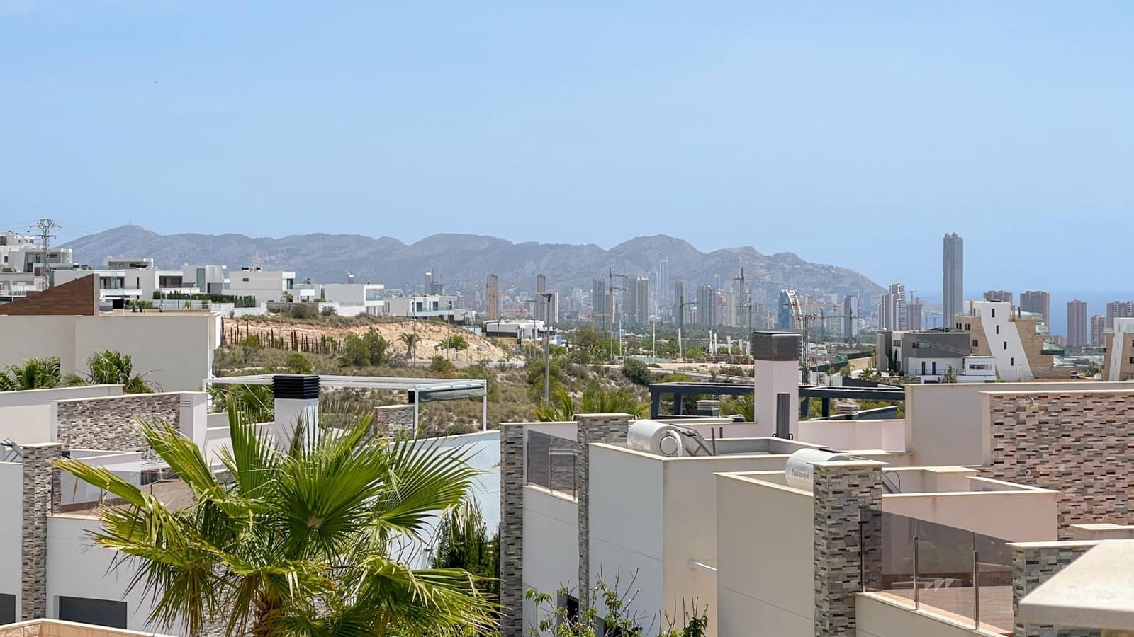 3 soverom Villa til leie i Finestrat med svømmebasseng garasje - € 2 500 (Ref: 8352220)