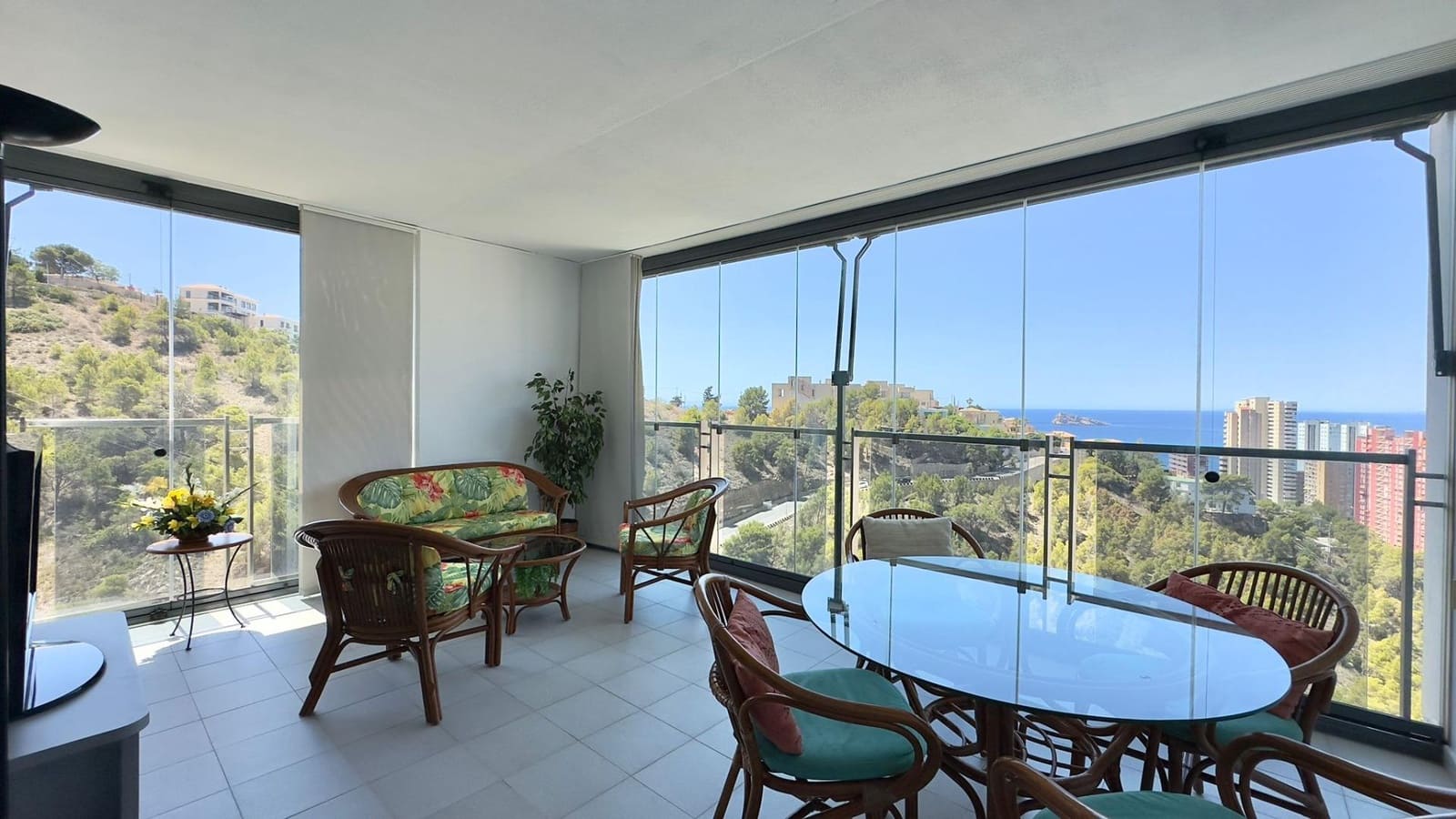 2 soveværelse Lejlighed til salg i Benidorm med swimmingpool - € 329.000 (Ref: 8354061)