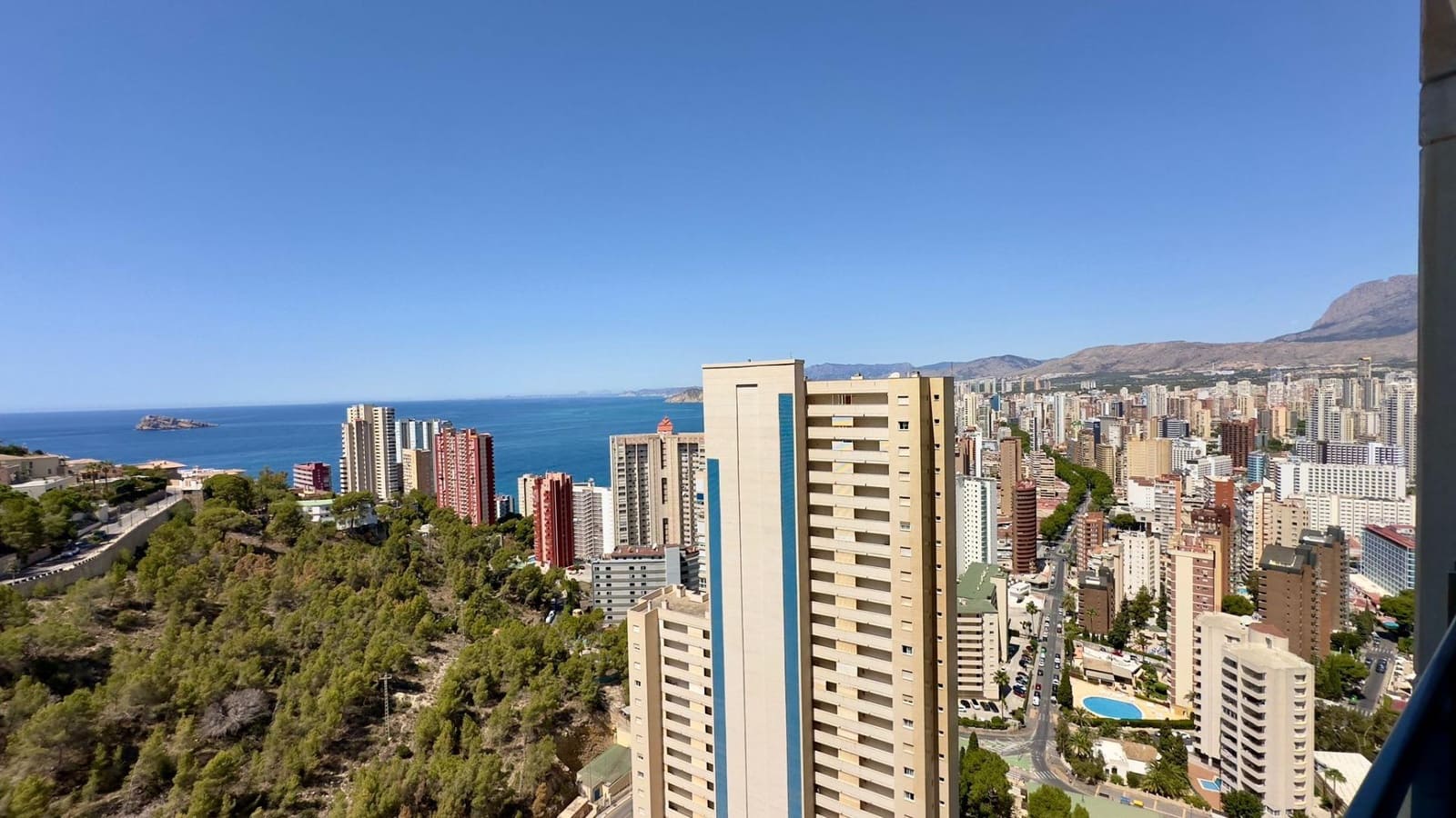 2 soveværelse Lejlighed til salg i Benidorm med swimmingpool - € 329.000 (Ref: 8354061)
