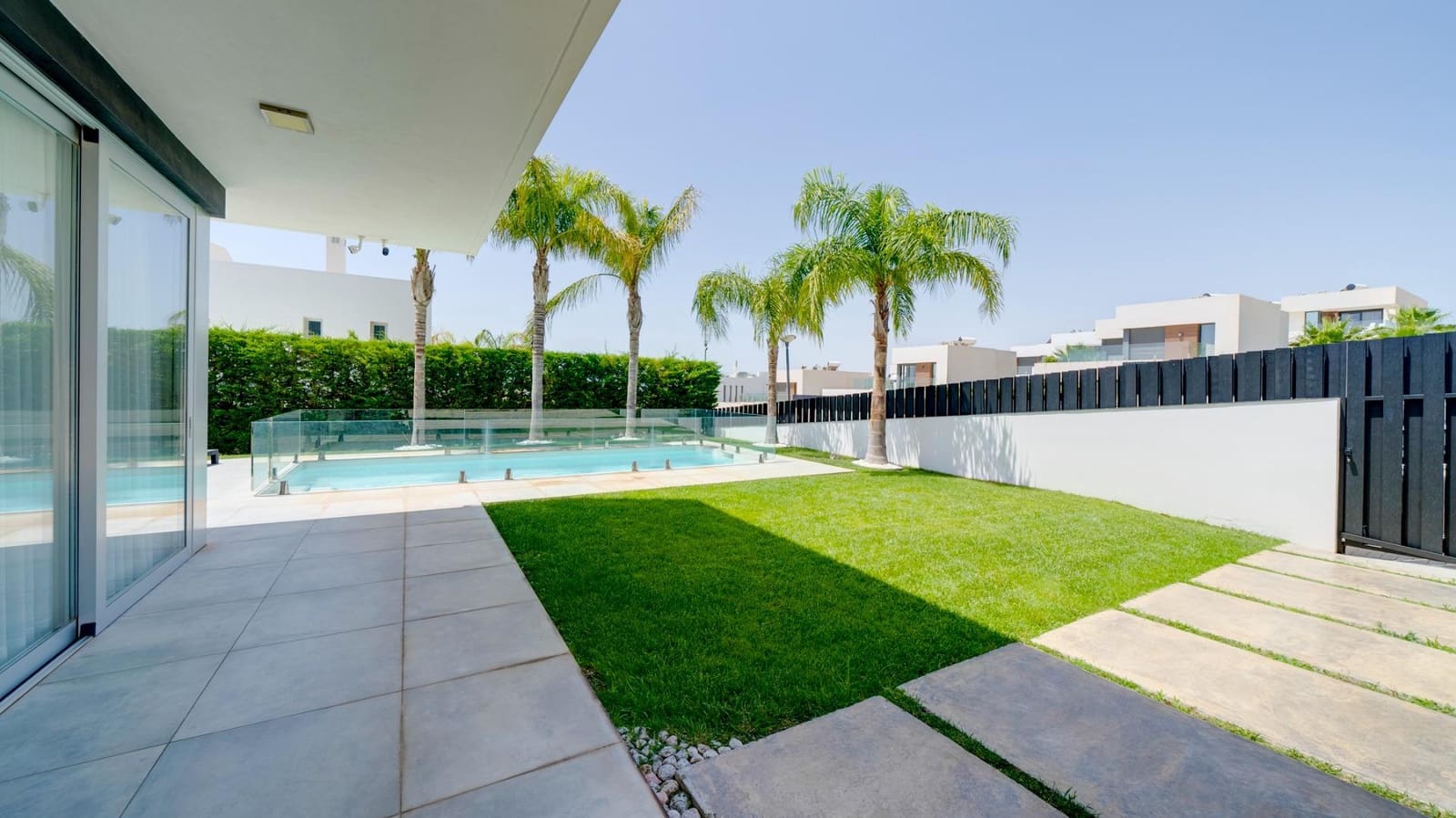 3 soveværelse Villa til leje i Finestrat med swimmingpool - € 4.995 (Ref: 8442528)