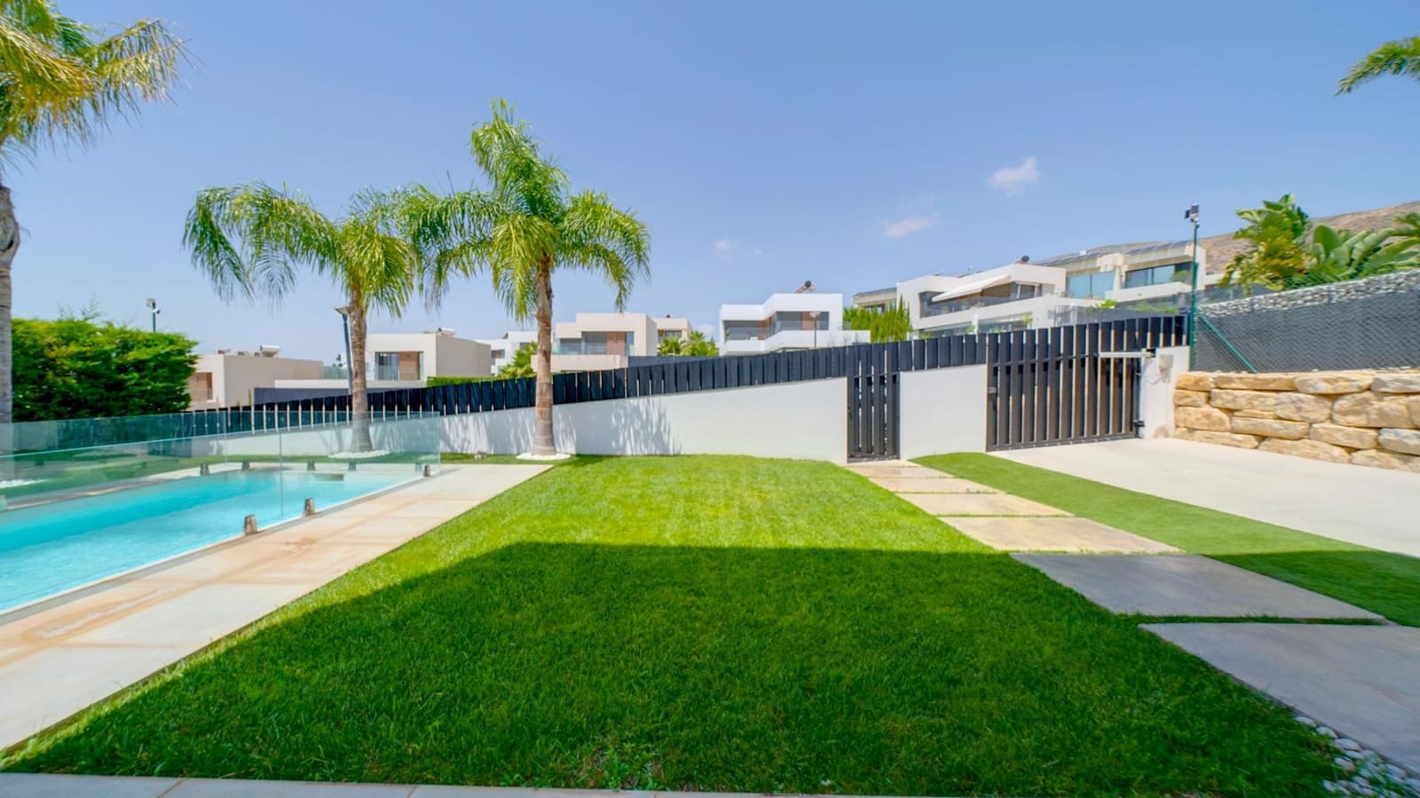 3 soveværelse Villa til leje i Finestrat med swimmingpool - € 4.995 (Ref: 8442528)