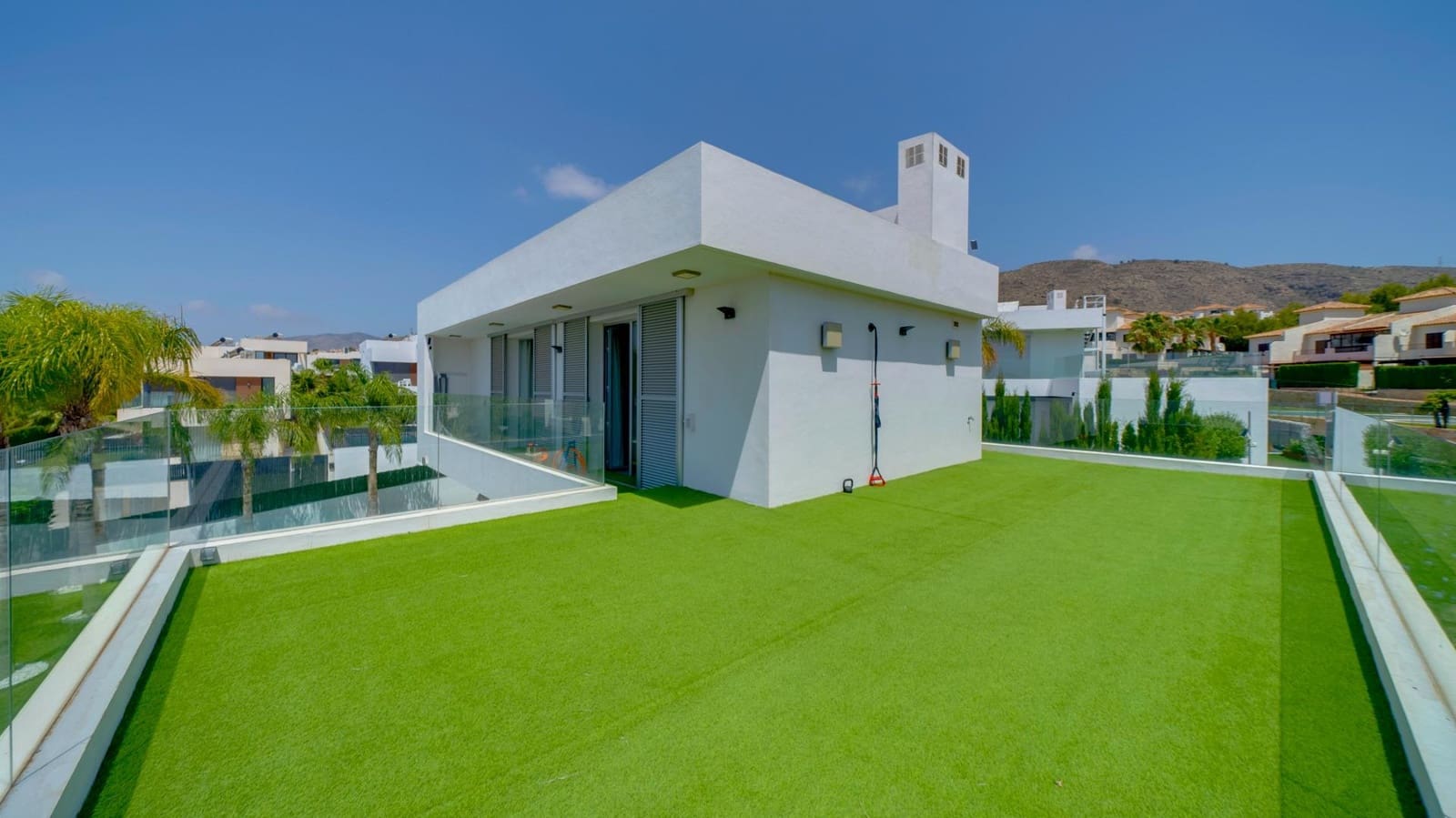 3 soveværelse Villa til leje i Finestrat med swimmingpool - € 4.995 (Ref: 8442528)