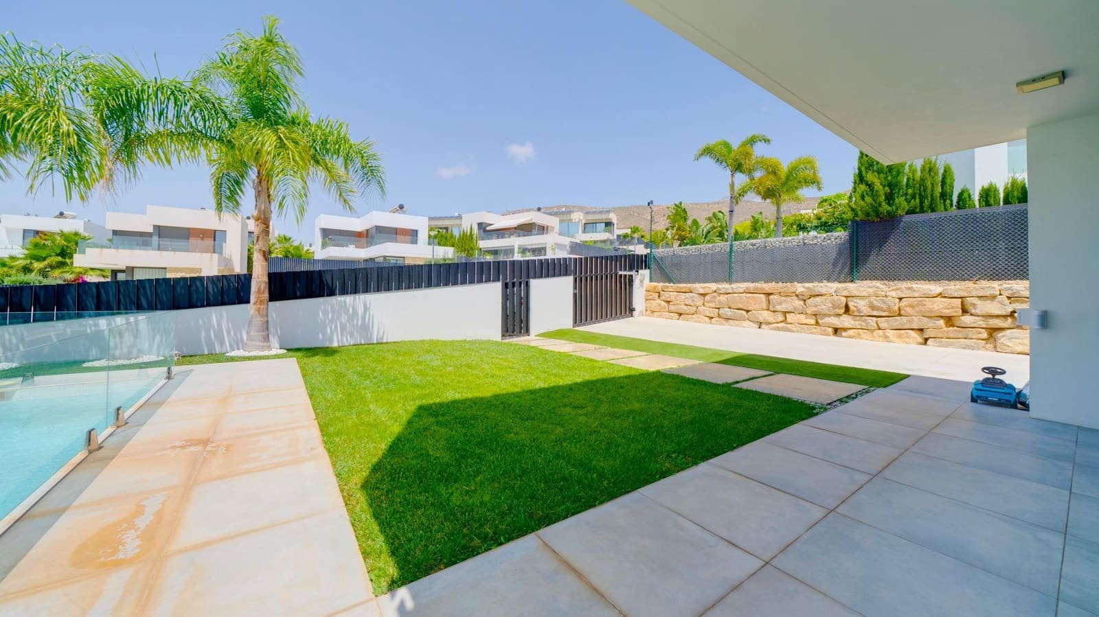 3 soveværelse Villa til leje i Finestrat med swimmingpool - € 4.995 (Ref: 8442528)