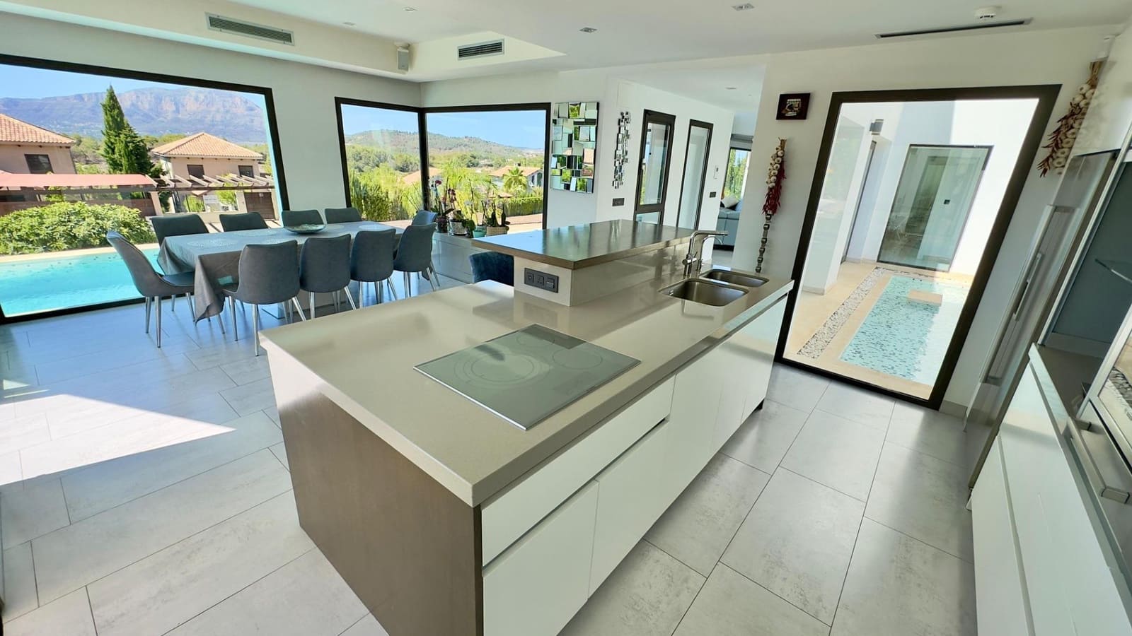 5 sypialnia Willa na sprzedaż w Javea / Xabia z basenem garażem - 2 498 880 € (Ref: 8460276)