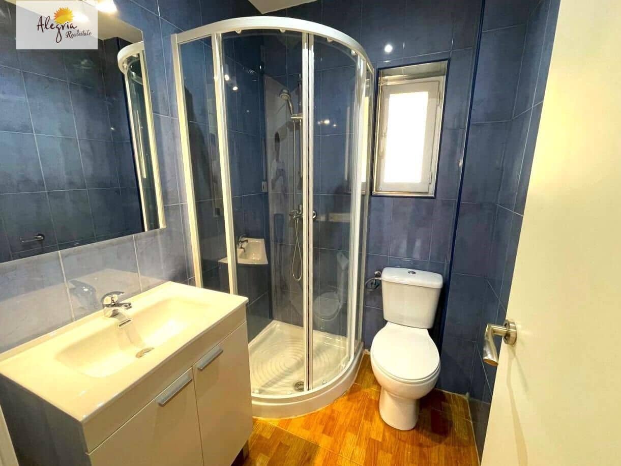 3 soveværelse Lejlighed til salg i Alicante by - € 125.000 (Ref: 8460277)