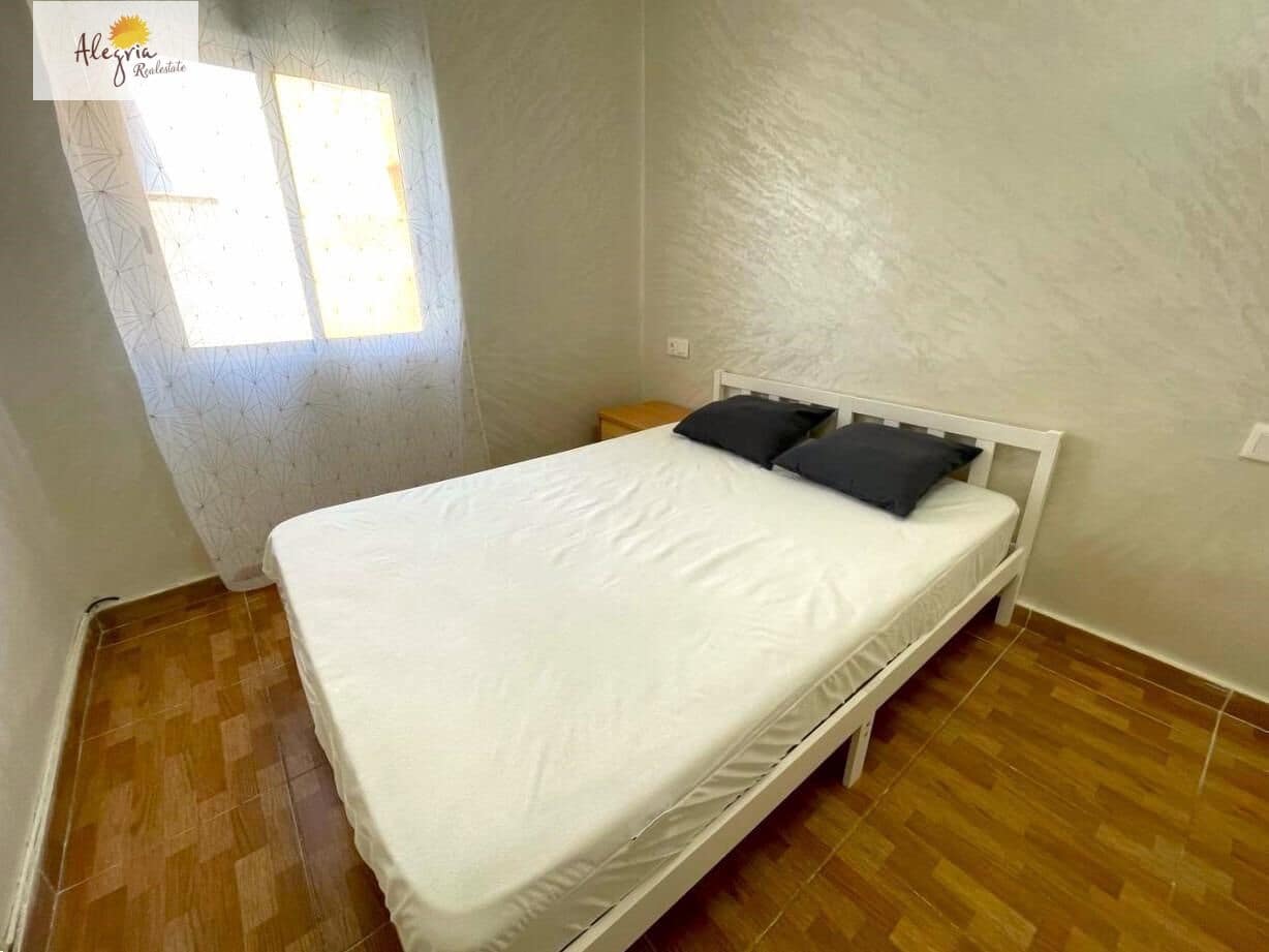 3 soveværelse Lejlighed til salg i Alicante by - € 125.000 (Ref: 8460277)