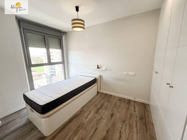 2 soveværelse Lejlighed til leje i Mont-Olivet, Valencia by med swimmingpool - € 1.700 (Ref: 8467830)