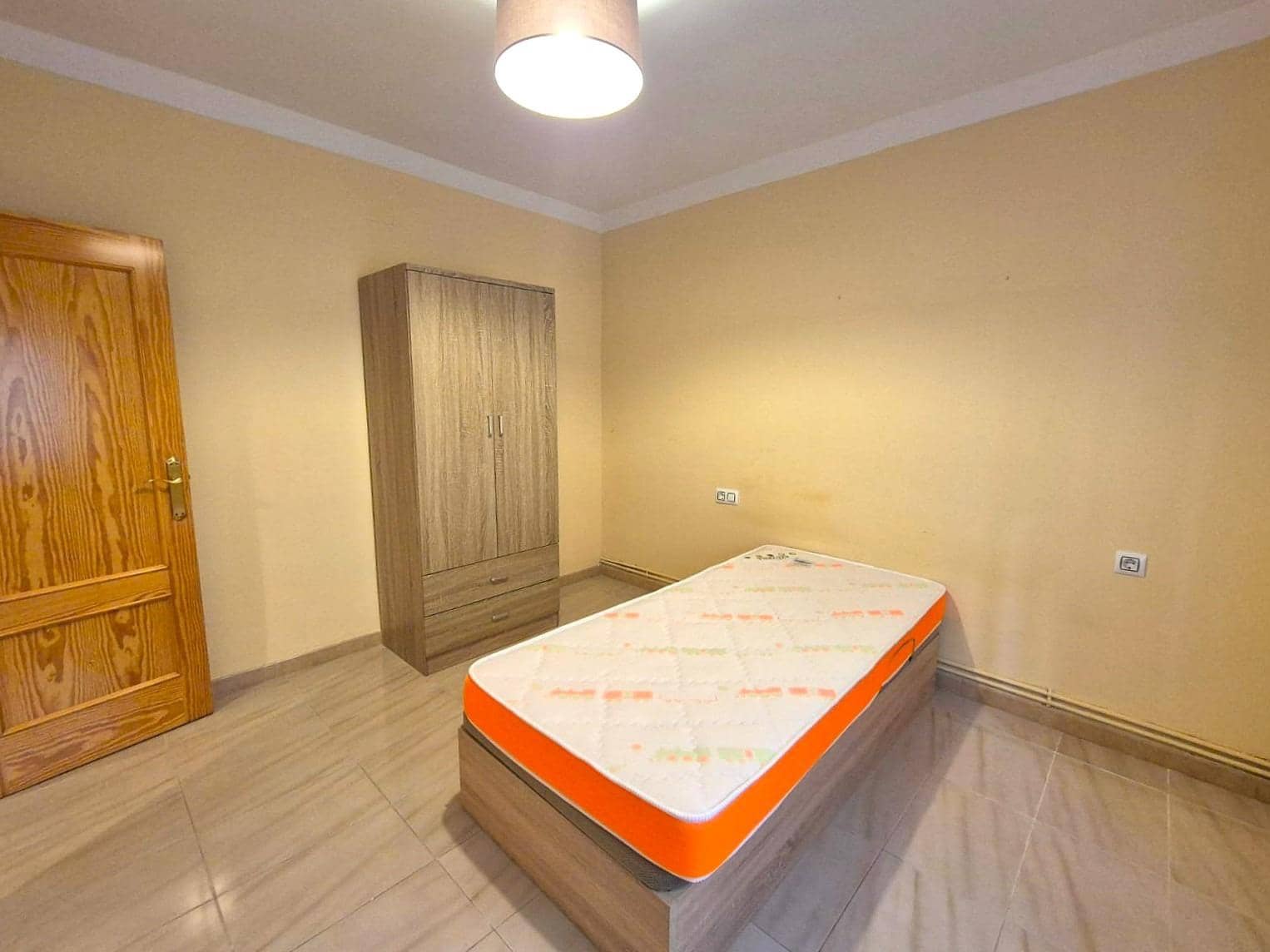 2 Zimmer Apartment zu vermieten in Alicante / Alacant Stadt - 850 € (Ref: 8476899)