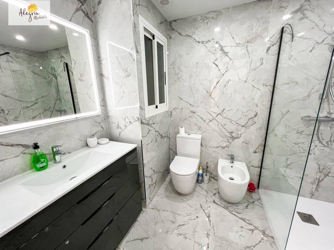 3 soveværelse Lejlighed til leje i Valencia by - € 1.800 (Ref: 8480860)