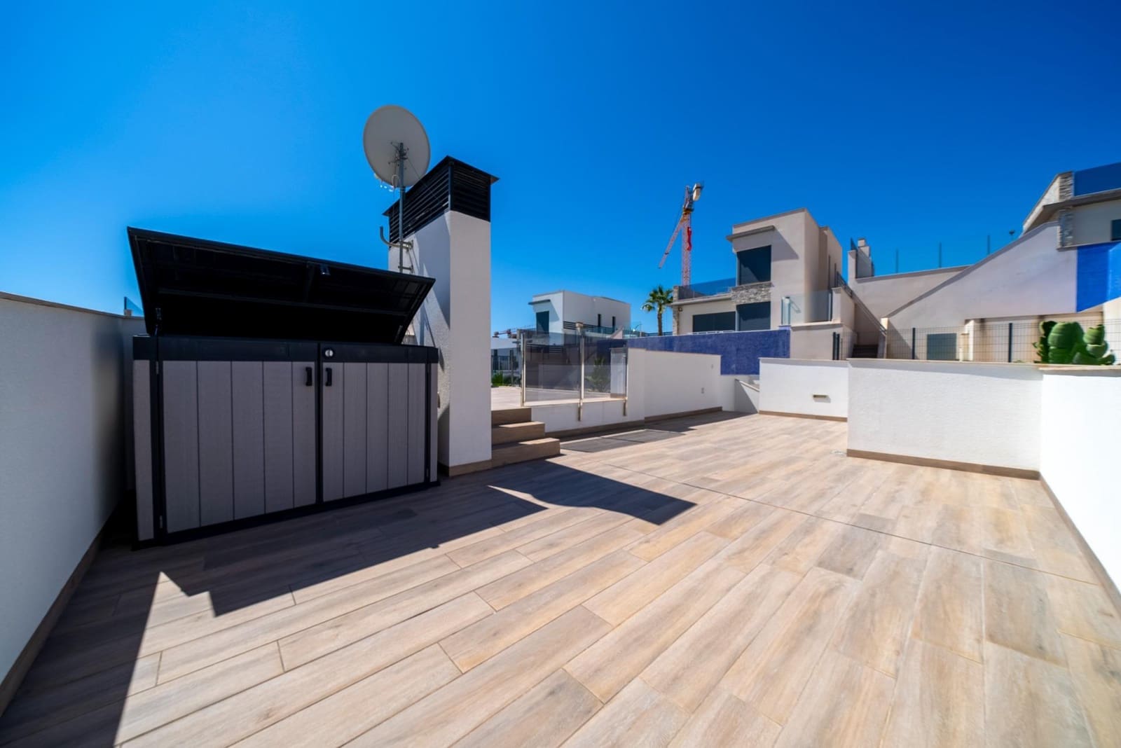 3 soveværelse Villa til leje i Finestrat med swimmingpool - € 3.500 (Ref: 8526851)