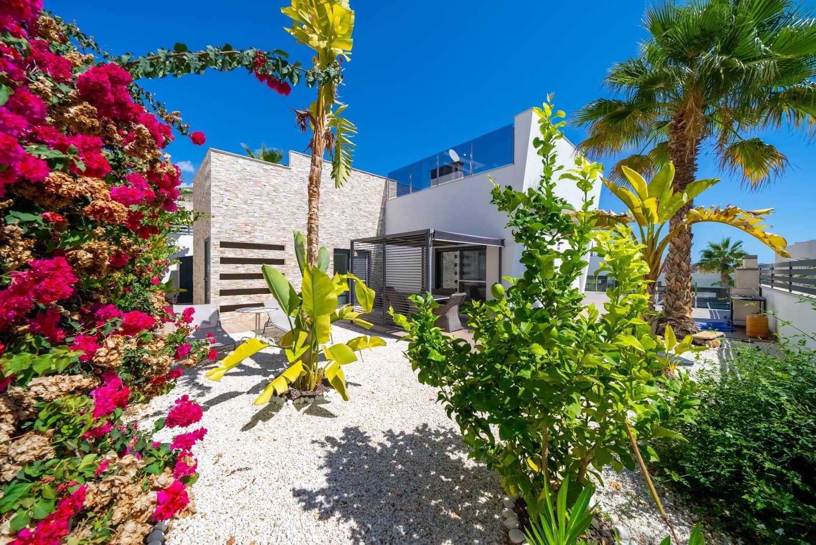 3 soveværelse Villa til leje i Finestrat med swimmingpool - € 3.500 (Ref: 8526851)