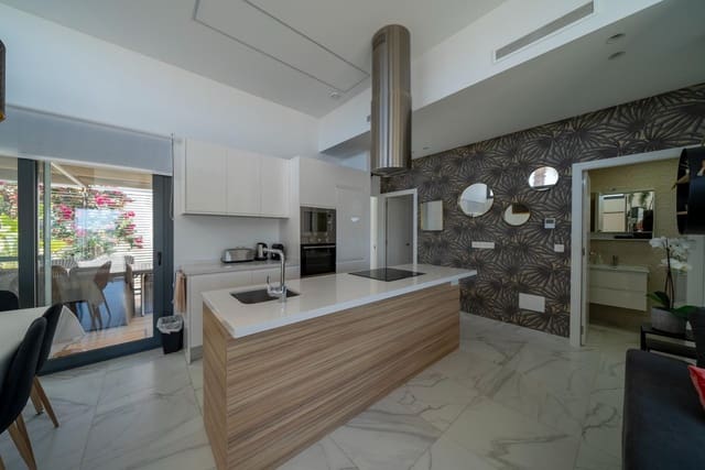 3 soveværelse Villa til leje i Finestrat med swimmingpool - € 3.500 (Ref: 8526851)