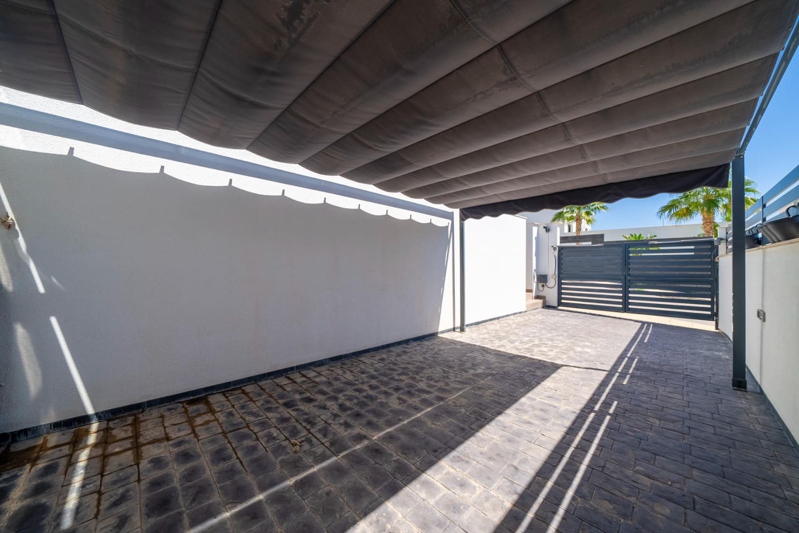 3 soveværelse Villa til leje i Finestrat med swimmingpool - € 3.500 (Ref: 8526851)