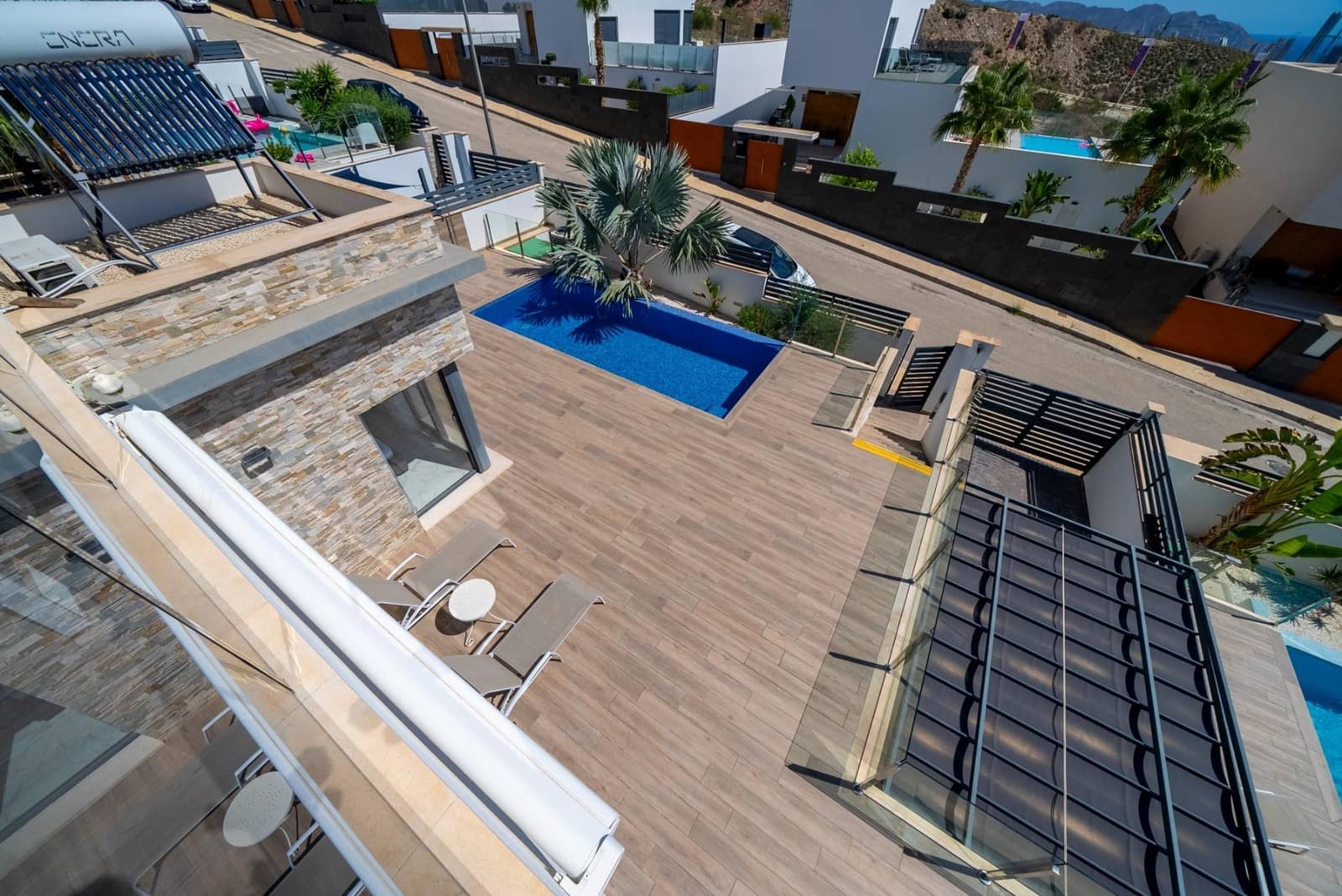 3 soveværelse Villa til leje i Finestrat med swimmingpool - € 3.500 (Ref: 8526851)