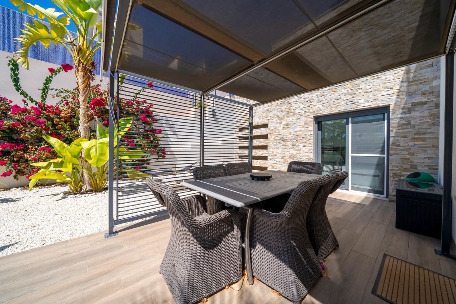 3 soveværelse Villa til leje i Finestrat med swimmingpool - € 3.500 (Ref: 8526851)