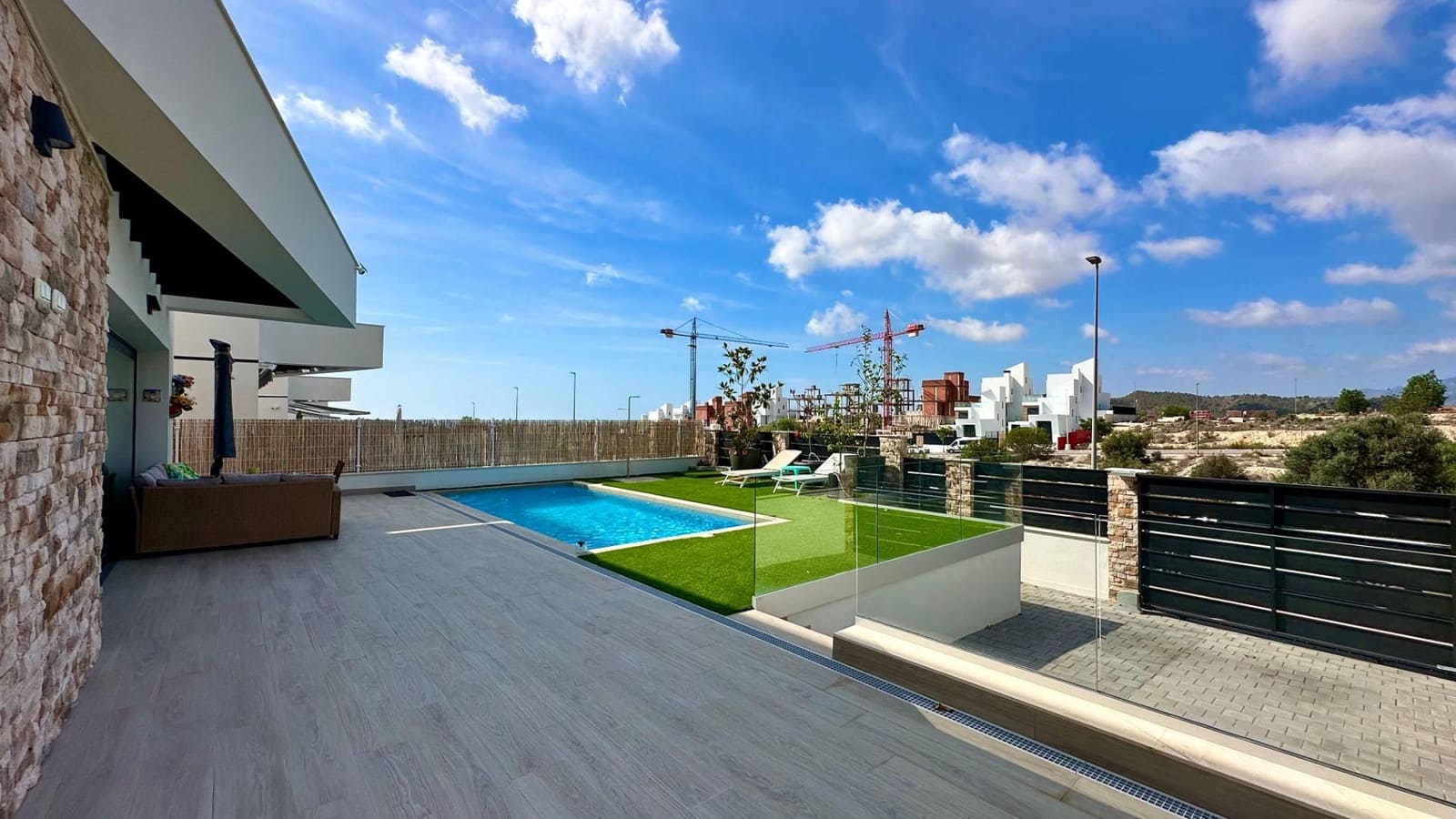 3 quarto Moradia para arrendar em Finestrat com piscina garagem - 3 300 € (Ref: 8529881)