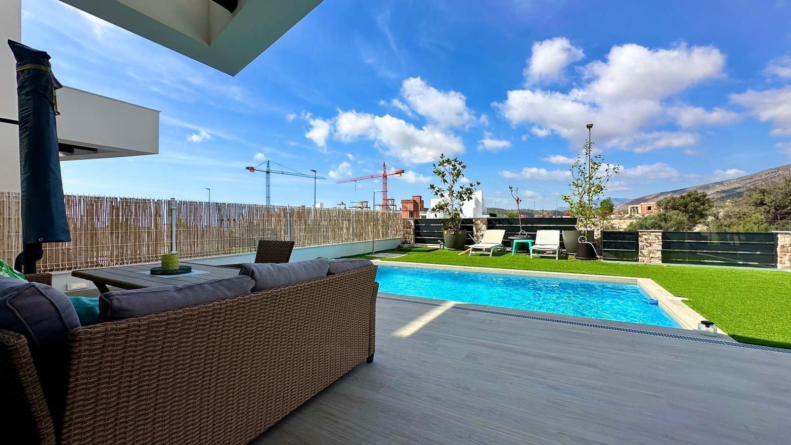 3 quarto Moradia para arrendar em Finestrat com piscina garagem - 3 300 € (Ref: 8529881)