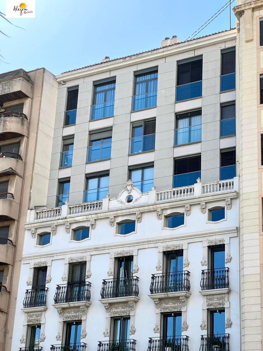 4 slaapkamer Appartement te koop in Valencia stad met garage - € 820.000 (Ref: 8595252)