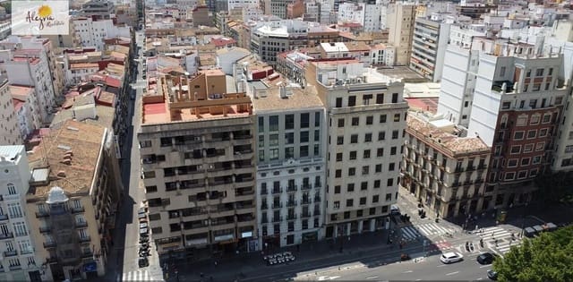 4 bedroom Apartment for sale in Sant Francesc, Valencia city with garage - € 820,000 (Ref: 8595252)